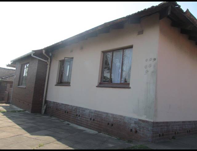 3 BEDROOM HOUSE FOR SALE IN SEA VIEW